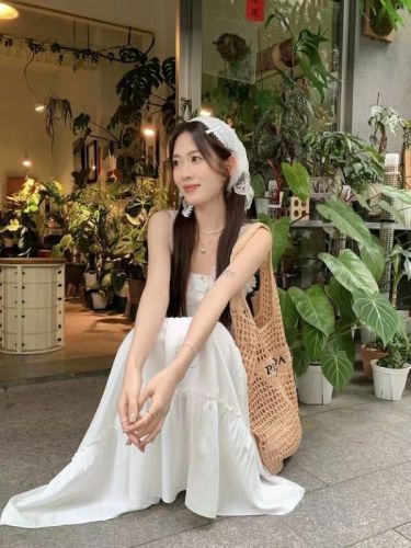 Gentle wind suit for women summer sweet and spicy lace camisole super fairy long skirt white skirt two-piece set