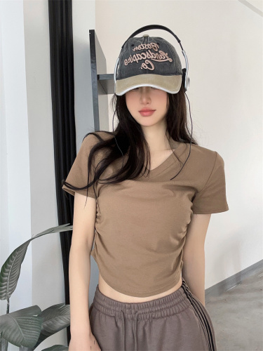 Actual shot of 2024 new slim fit pleated design V short T-shirt tops for women