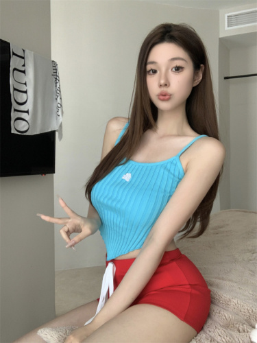 Actual shot of new spring and summer camisole women's slim knitted short top