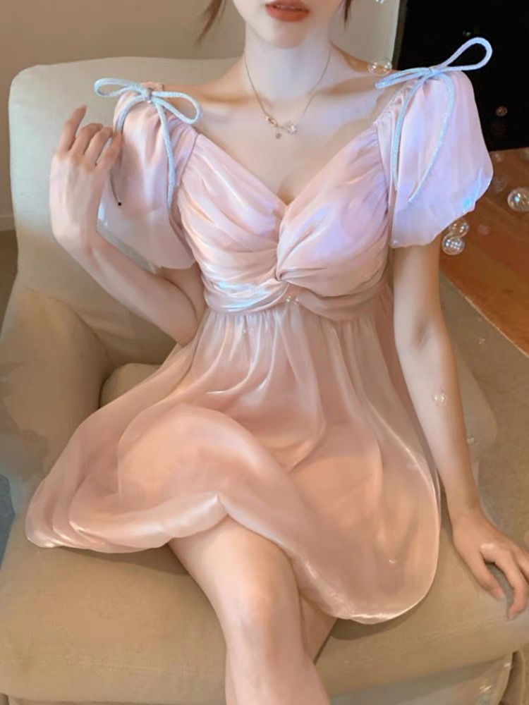 法式珠光連衣裙夏季2024新款收腰復古蝴蝶設計感小眾仙女沙灘裙潮