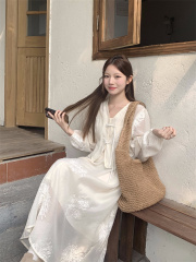 Real shot!  New Chinese embroidered shirt + suspender V-neck dress suit