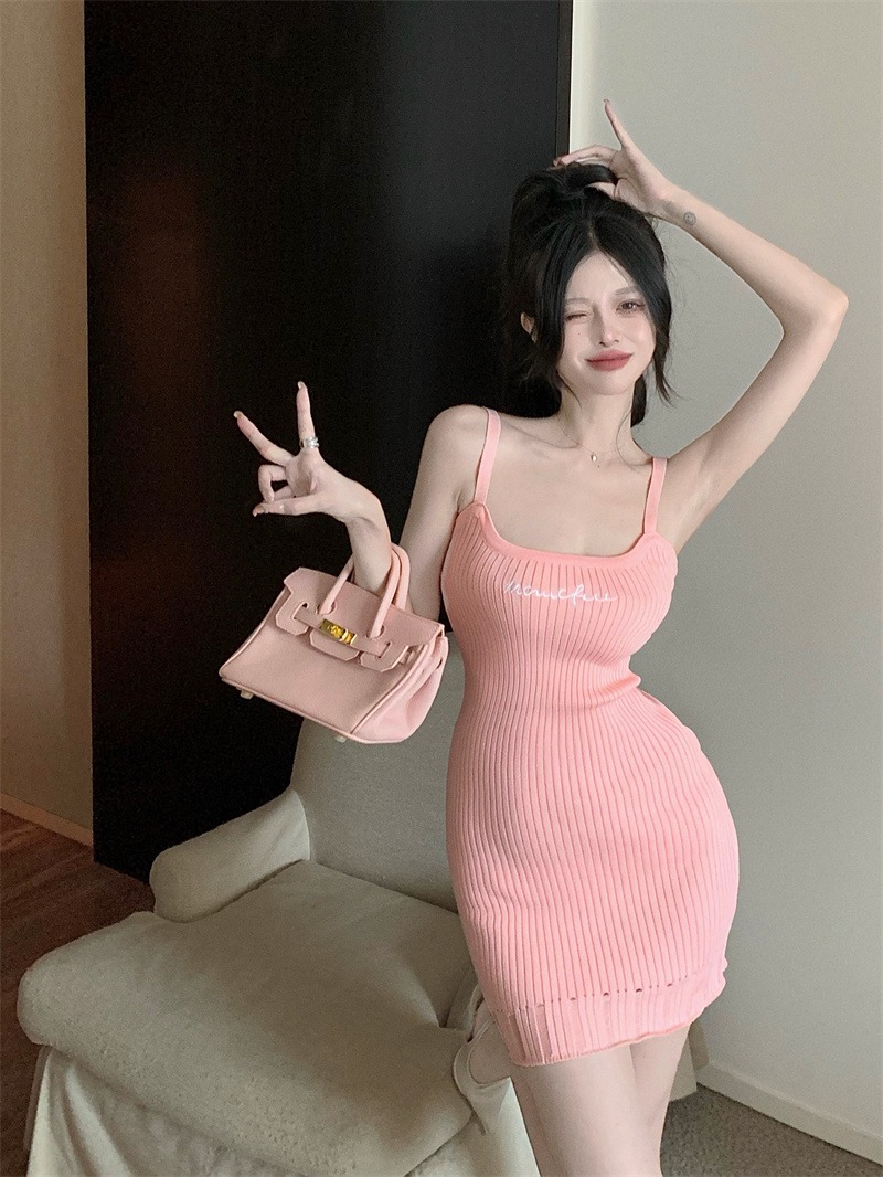 針織吊帶連衣裙性感純欲辣妹顯高顯瘦打底包臀裙方領背心裙