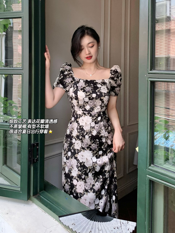林關關 法式復古方領泡泡袖連衣裙碎花裙修身氣質雪紡長裙女夏季
