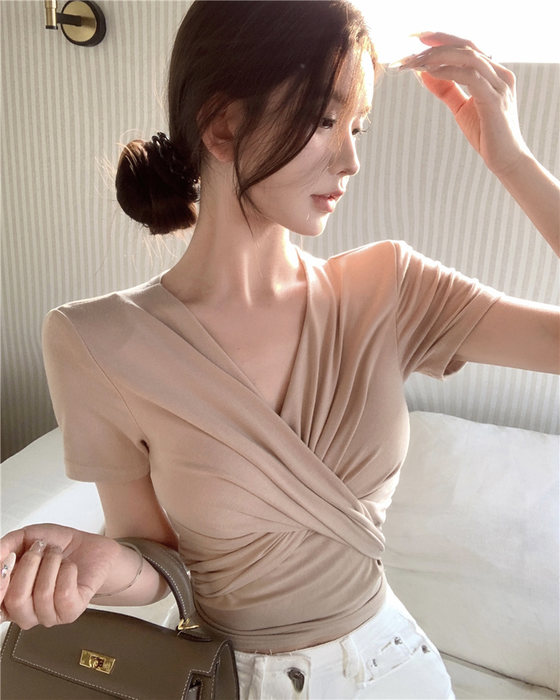 Real shot ~ Western-style shoulder-padded short-sleeved T-shirt for women, cross V-neck tight bottoming top, short style inner wear for summer