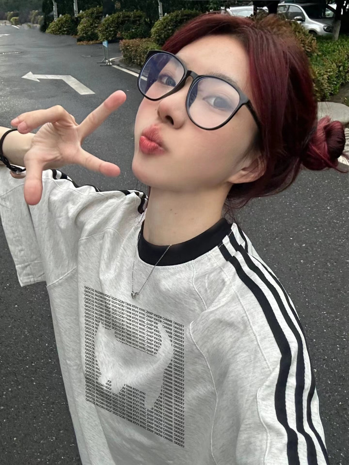 純棉200克21支精梳精密直播品質前 印花三條槓落肩短袖t恤女