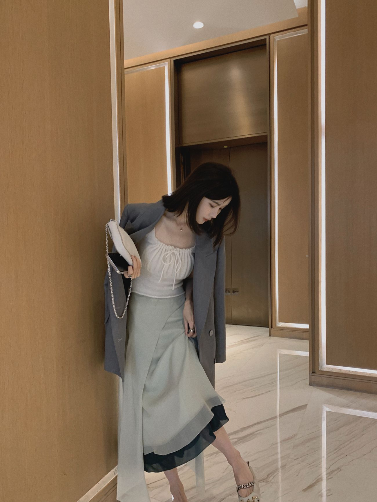 春夏新款英茶小姐法式修身抽繩褶感設計短袖T短款針織上衣女顯瘦