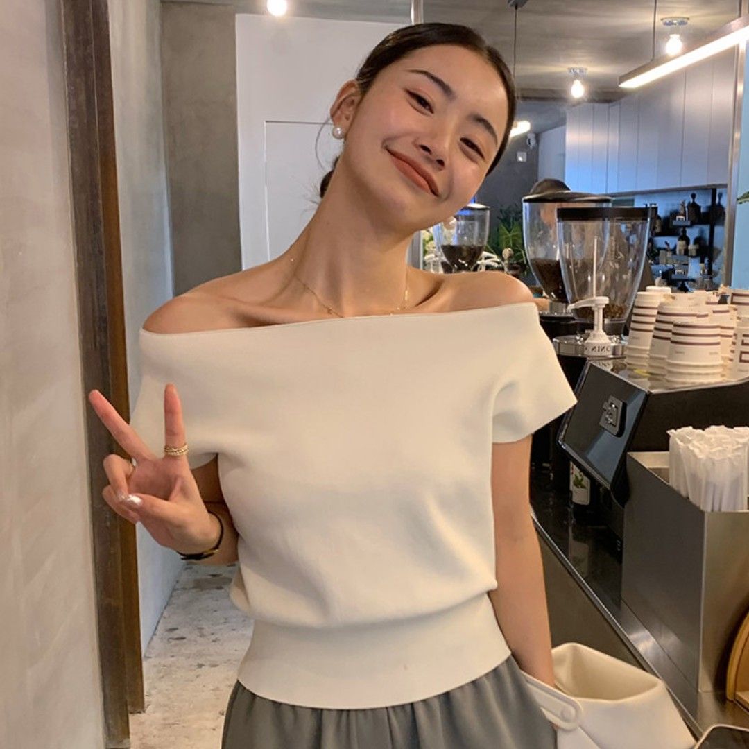 一字領短袖冰絲針織衫女夏季薄款設計感小眾氣質別致露肩短款上衣