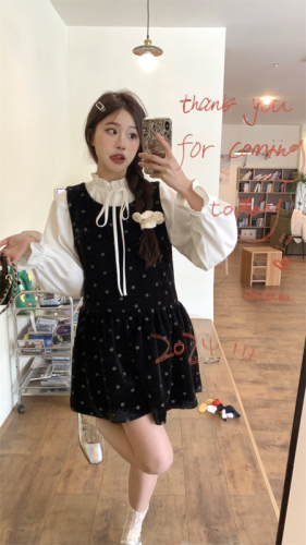 Real shot of early spring sweet lace collar white shirt + round neck big polka dot sleeveless dress