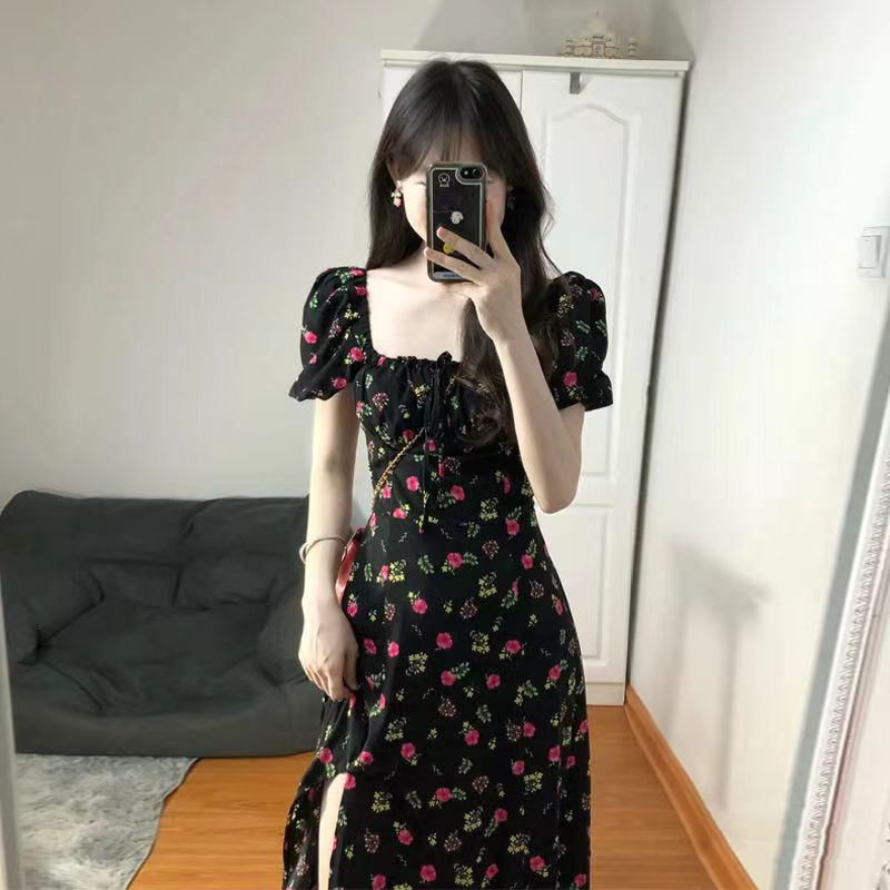 法式復古方領泡泡袖高級感開叉過膝長裙女黑色碎花連衣裙女夏新款
