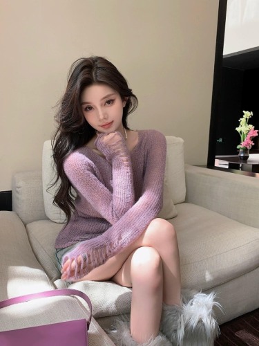 Qiu Rouyao autumn new long-sleeved knitted bottoming shirt hollow slim slimming solid color pullover torn sweater for women