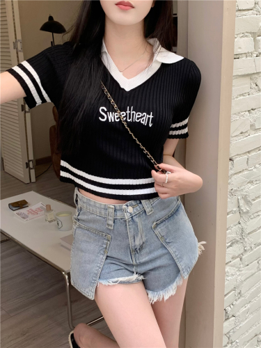 Real shot of sweet and hot girl temperament V-neck short-sleeved knitted T-shirt top for women