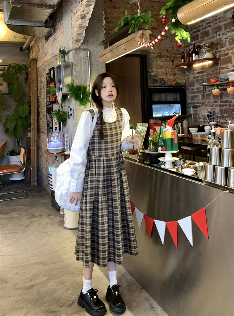 Real shot ~ Korean style versatile lace splicing shirt + plaid age-reducing pleated vest dress
