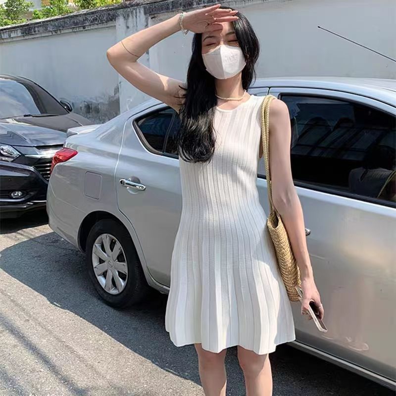 天貓質量條無袖吊帶連衣裙女夏季法式冰絲針織收腰顯瘦短裙子