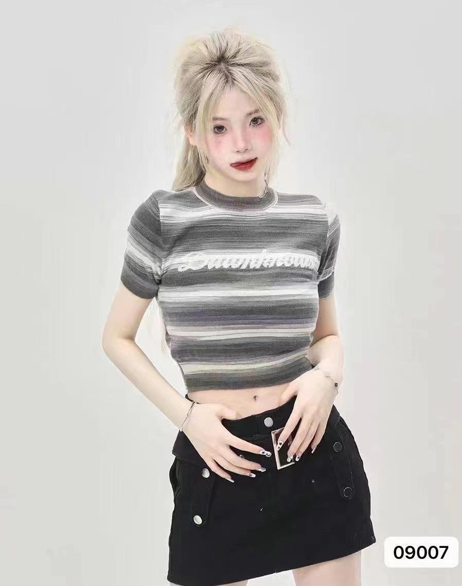 2024夏季新款韓版時髦圓領彩虹條紋字母提花短袖上衣女