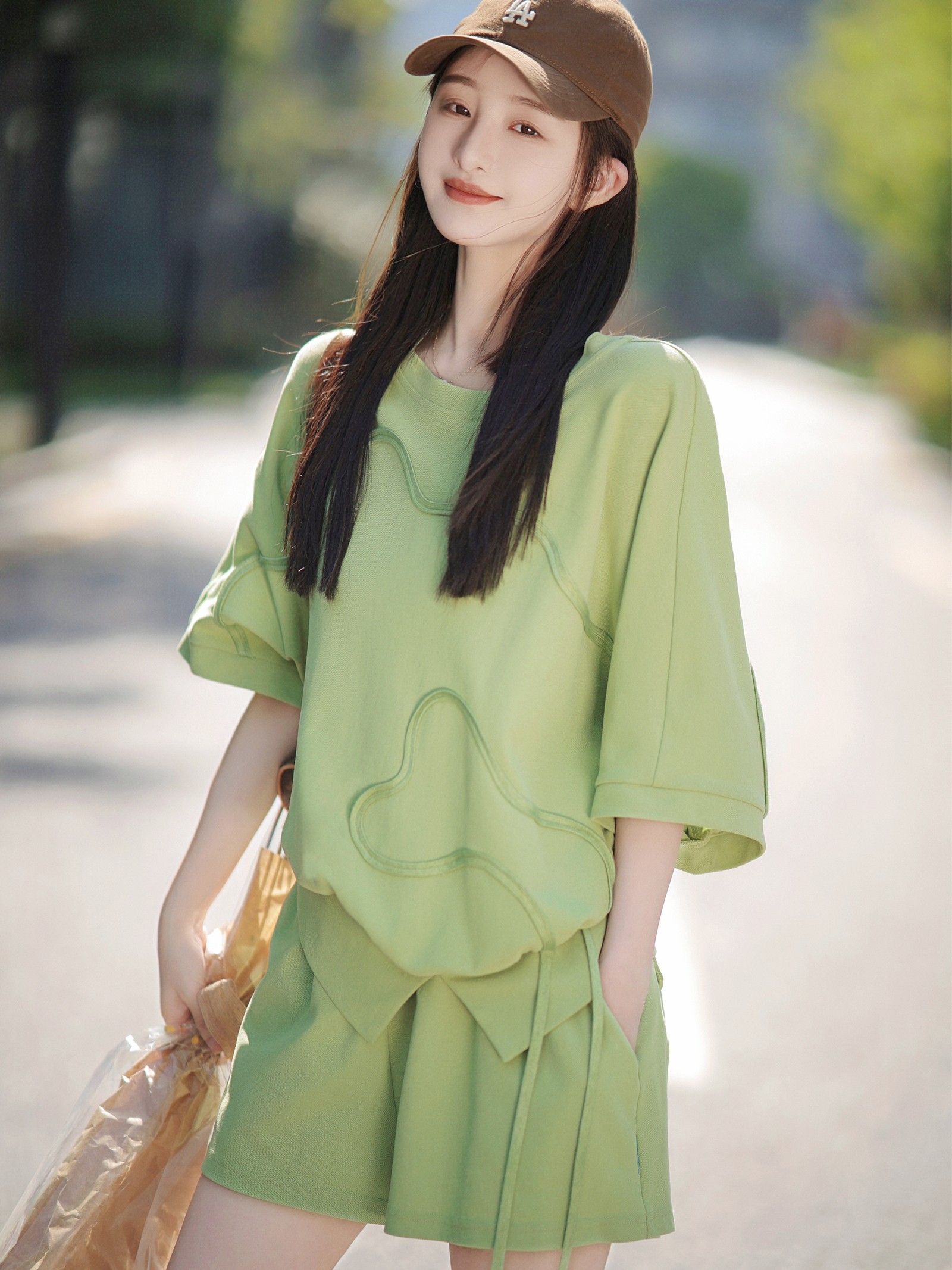 牛油果綠套裝不規則短款圓領衛衣女夏休閒寬鬆小眾高腰短褲兩件套