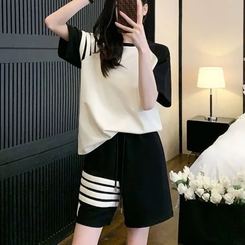 New suit summer 2024 sports casual fashion loose slimming western style age-reducing shorts two-piece trendy set