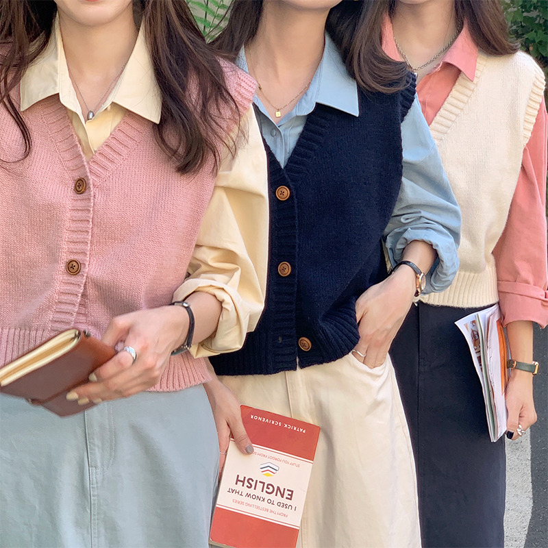 Actual shot of 2024 new college style girl's V-neck single-breasted early spring versatile solid color stacked knitted vest