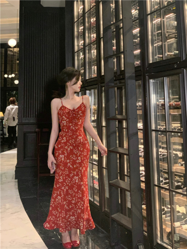 Real shot of French style retro red floral waistline suspender dress
