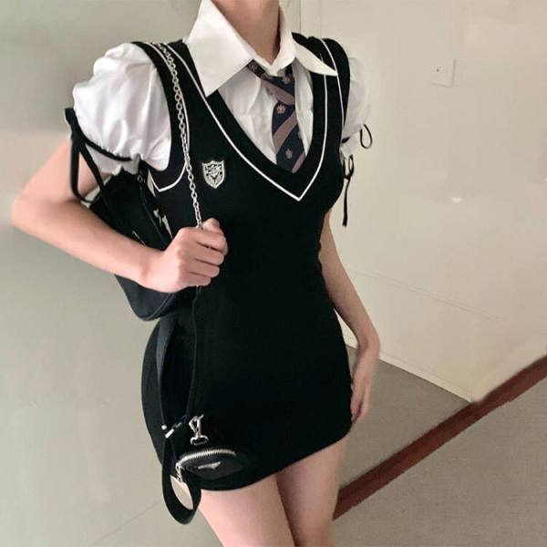 純欲辣妹學院風連衣裙假兩件套泡泡袖polo領裙子女夏季潮