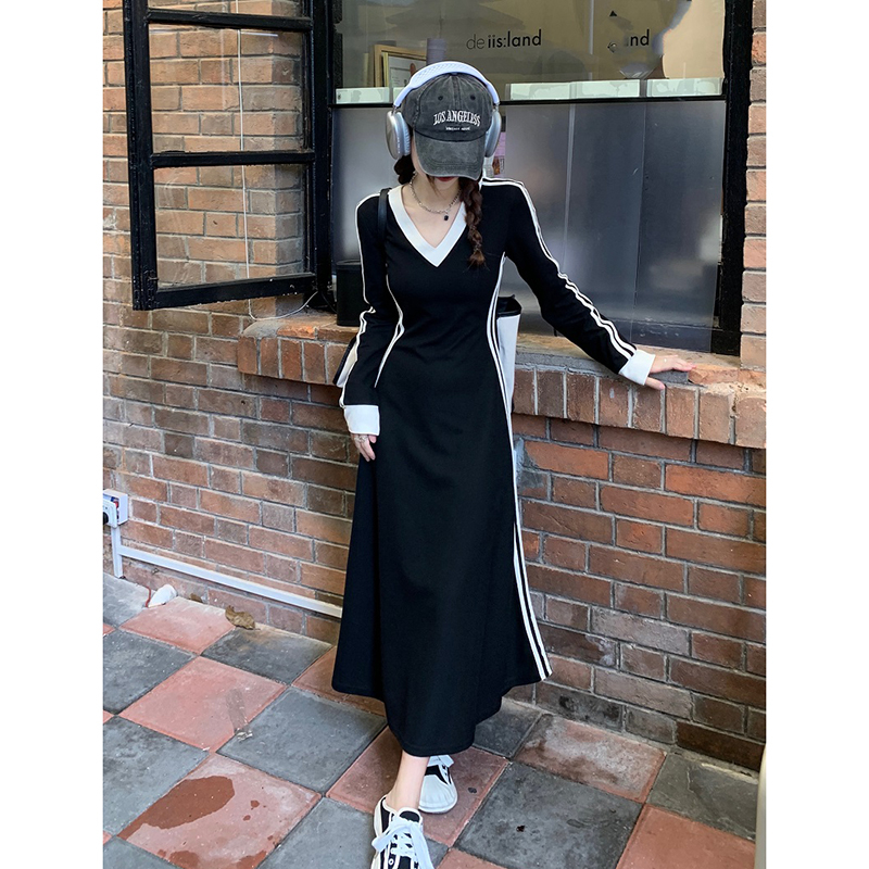 春秋季黑色長款過膝長裙女收腰顯瘦大碼胖mm200斤V領連衣裙子
