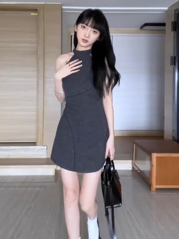 別致小眾收腰顯瘦針織漏肩掛脖連衣裙女修身辣妹緊身包臀裙短裙子