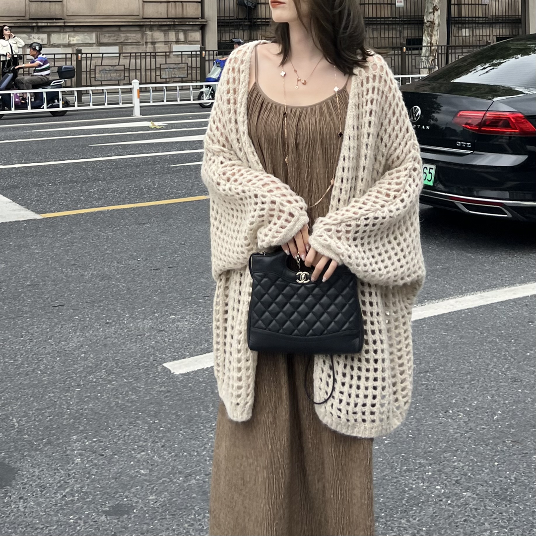 2024早春新款法式鏤空破洞杏色毛衣開衫女慵懶風外搭針織外套上衣