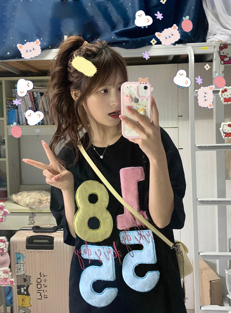 純棉210克精梳緊密後包領240斤大碼繡花植絨T恤女