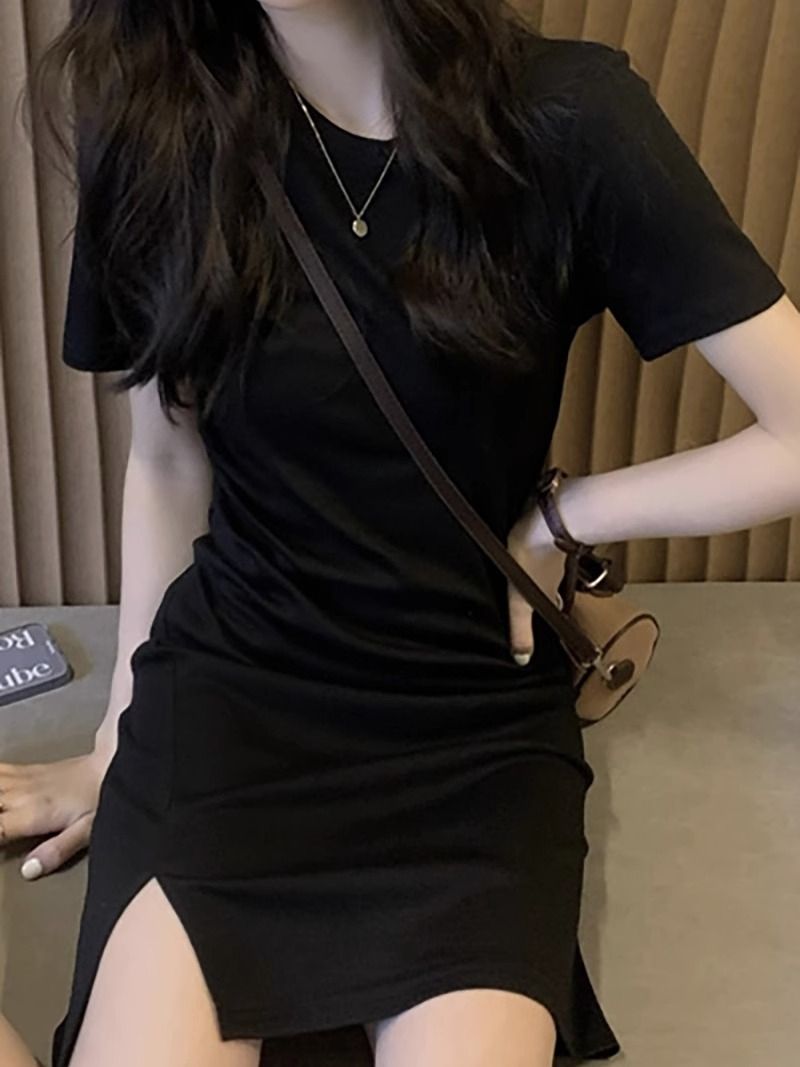 赫本風黑色t恤連衣裙女2024新款夏季小個子開叉辣妹包臀後媽短裙