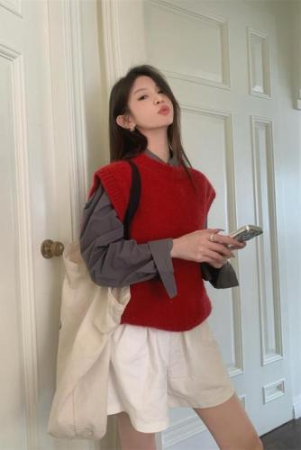 Real shot of college girl retro versatile V-neck red vest + gray shirt