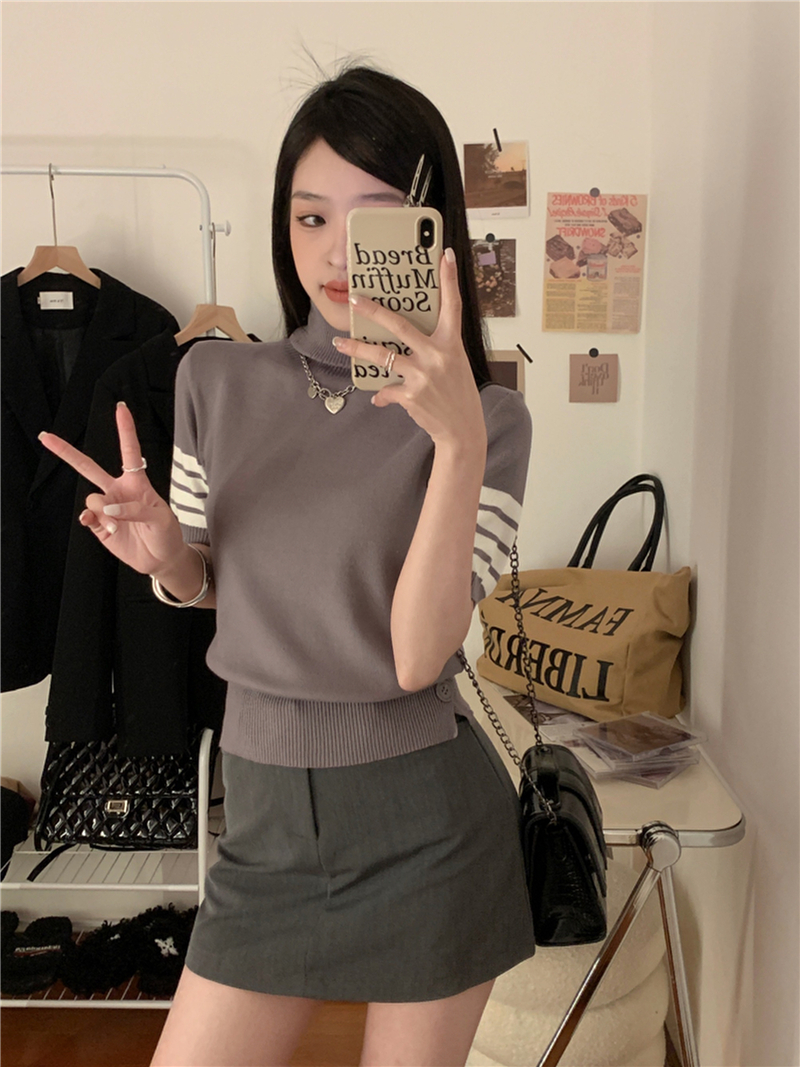 Real shot of gray thin high-neck short-sleeved knitted sweater for women, slim and elegant half-sleeved slim bottoming shirt top