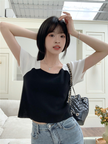 Real shot of contrasting color square collar chic right shoulder short-sleeved sweater short T-shirt top for women
