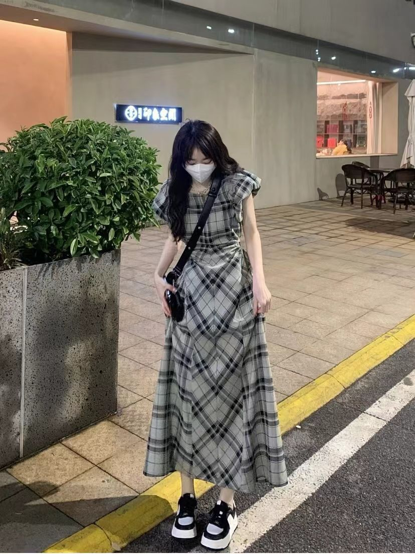 復古港風短袖個性格紋連衣裙女夏季時尚新款露腰顯瘦長裙子小個子