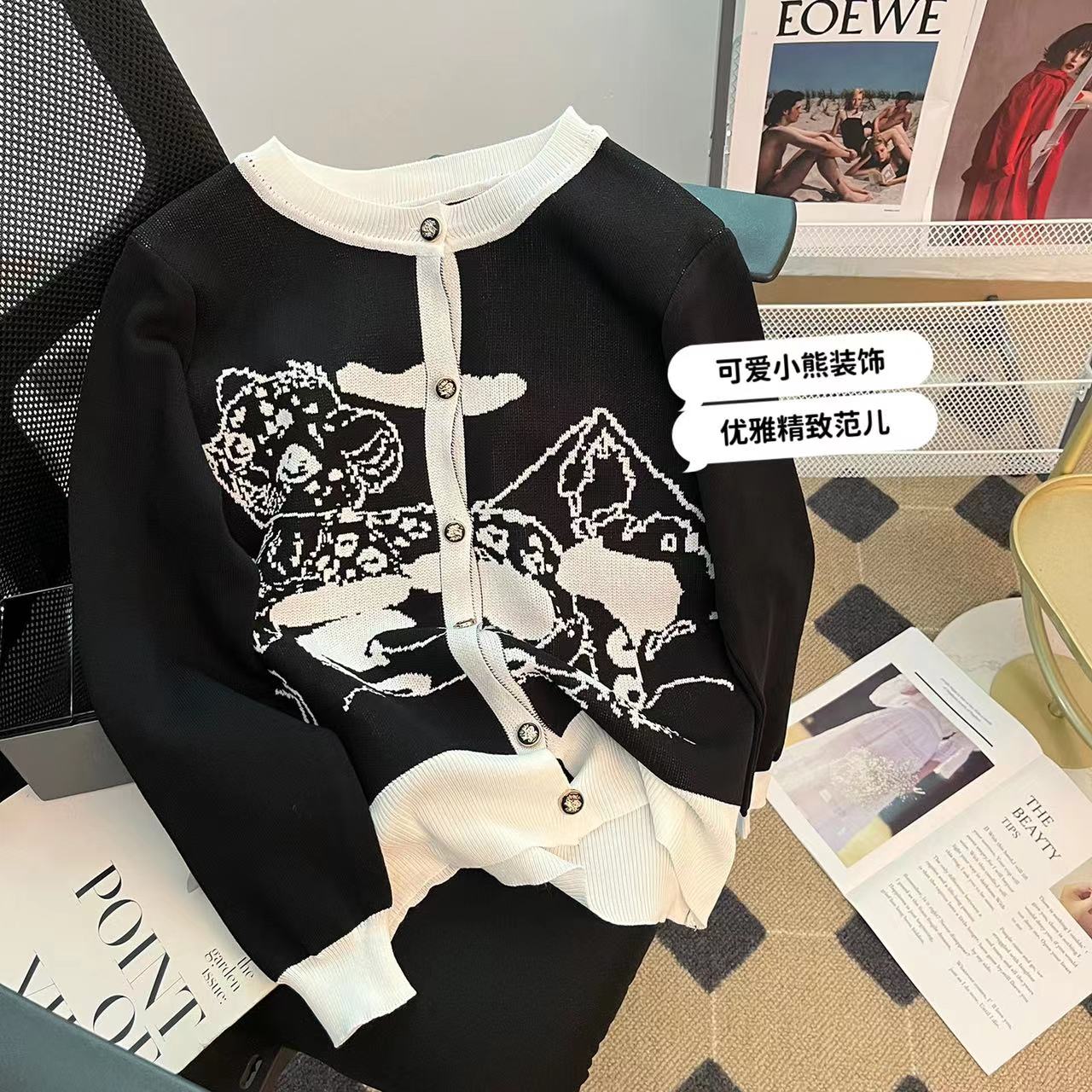 實拍～拼色卡通刺繡針織衫秋季新款修身顯瘦別致長袖圓領洋氣毛衣