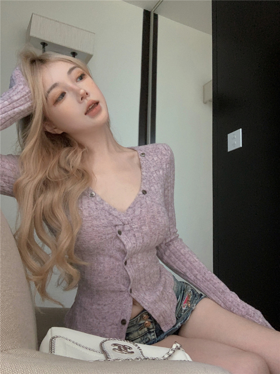 Real shot of retro sexy V-neck soft glutinous pit strip knitted twisted single-breasted long-sleeved sweater shirt for women