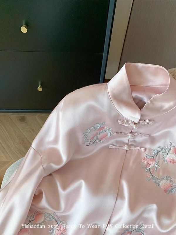 新中式粉色醋酸刺繡立領盤扣襯衫女秋冬國風名媛輕薄上衣外套