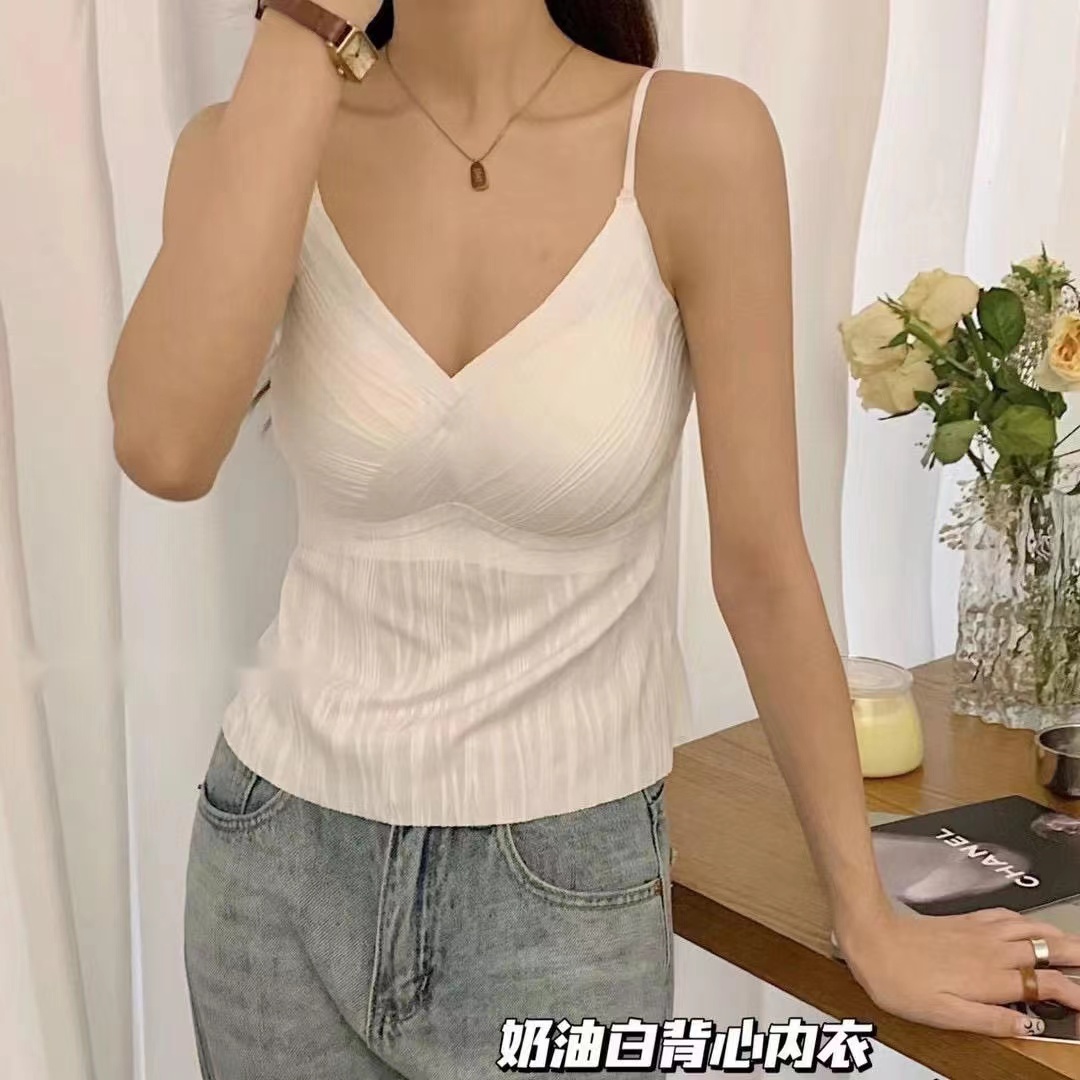 白色壓褶V領吊帶背心帶胸墊2024夏辣妹美背柔軟內搭外穿上衣