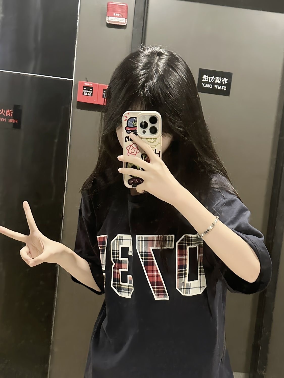 刺秀貼布純棉200克精梳緊密賽絡紡短袖t恤女