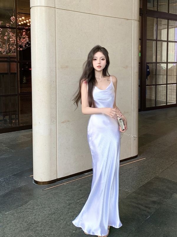 Actual shot of new satin white hip-hugging sexy backless slim suspender dress