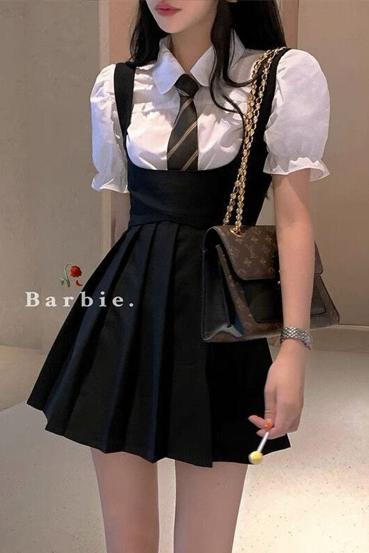 小黑裙背帶連衣裙2024春夏收腰甜美法式百褶裙泡泡袖吊帶裙芭比姨
