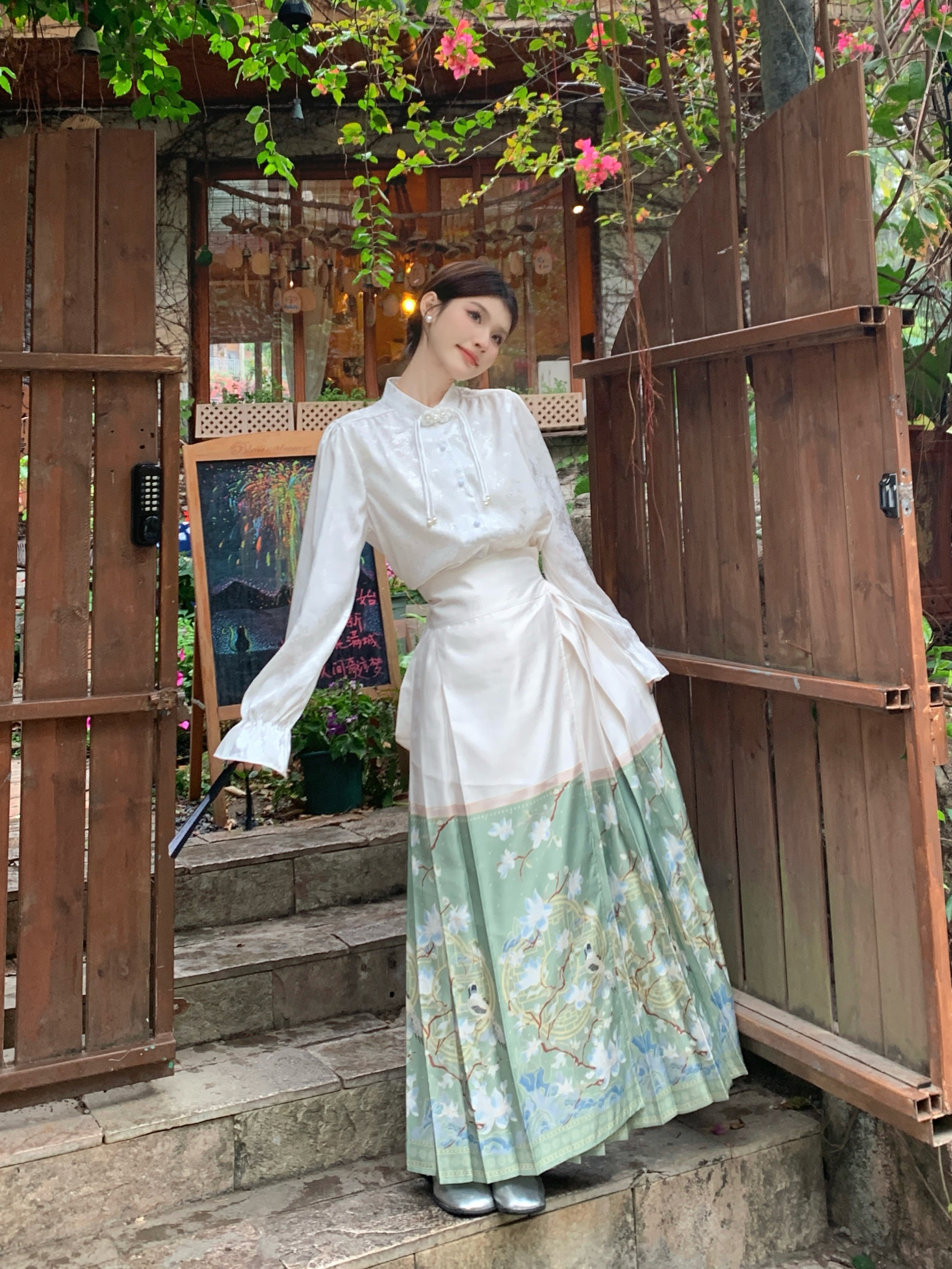 實拍  新中式國風盤扣旗袍緞面襯衫女宮廷馬面裙漢服套裝