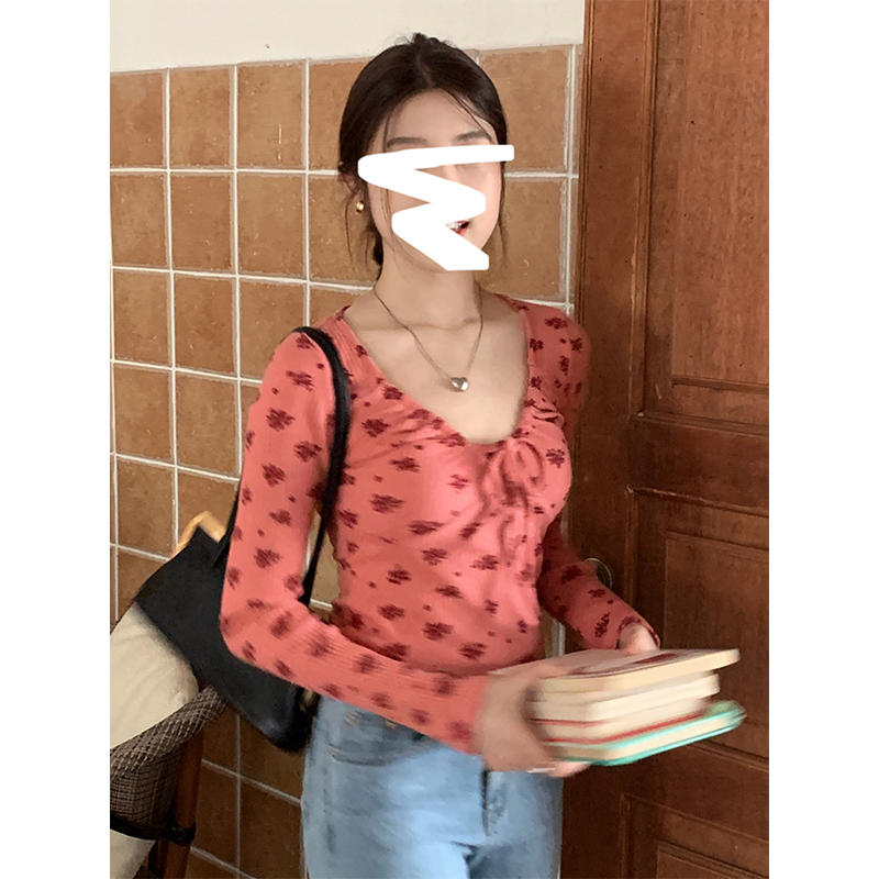 Real shot 2024 European and American style sexy big U-neck floral strap long-sleeved women's early spring right shoulder pure lust style T-shirt top