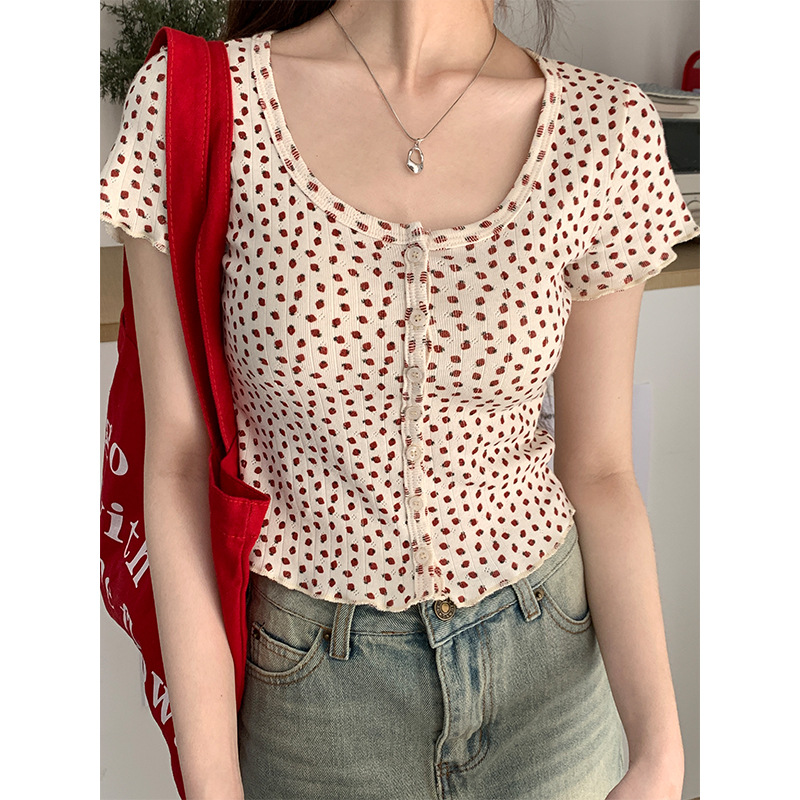 Actual shot of the new 2024 spring and summer pure lust style sexy lace edge strawberry print wave edge single-breasted short-sleeved top