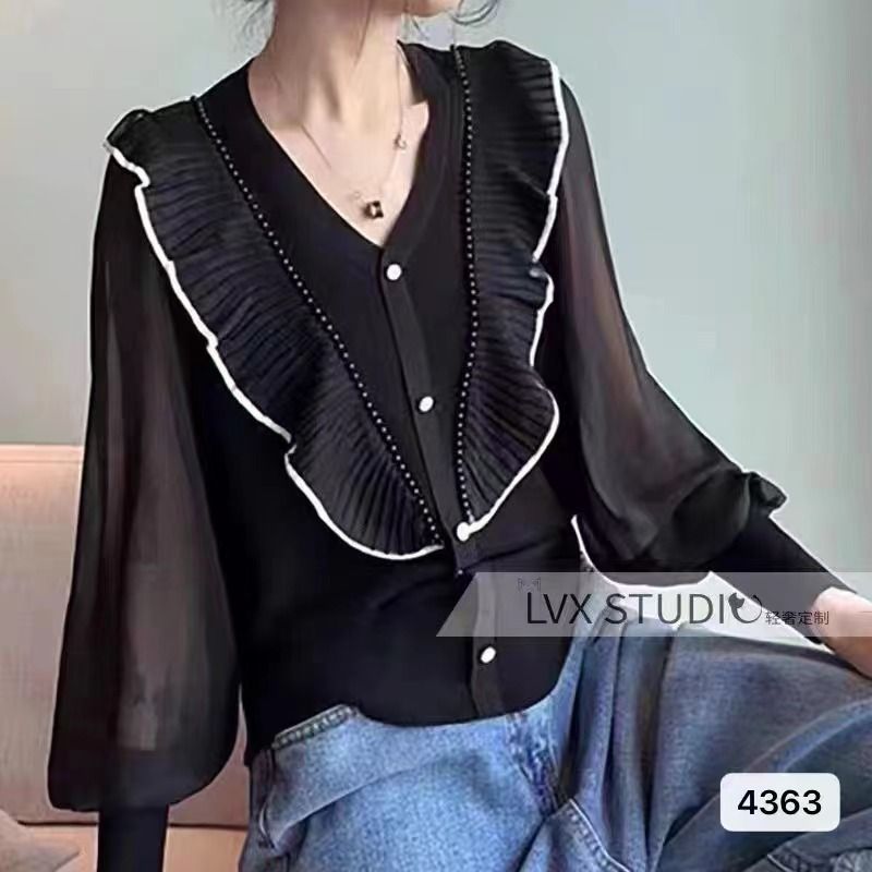 撞色珍珠荷葉邊V領釘珠假兩件洋氣上衣女燈籠紗袖亮絲羊毛針織衫