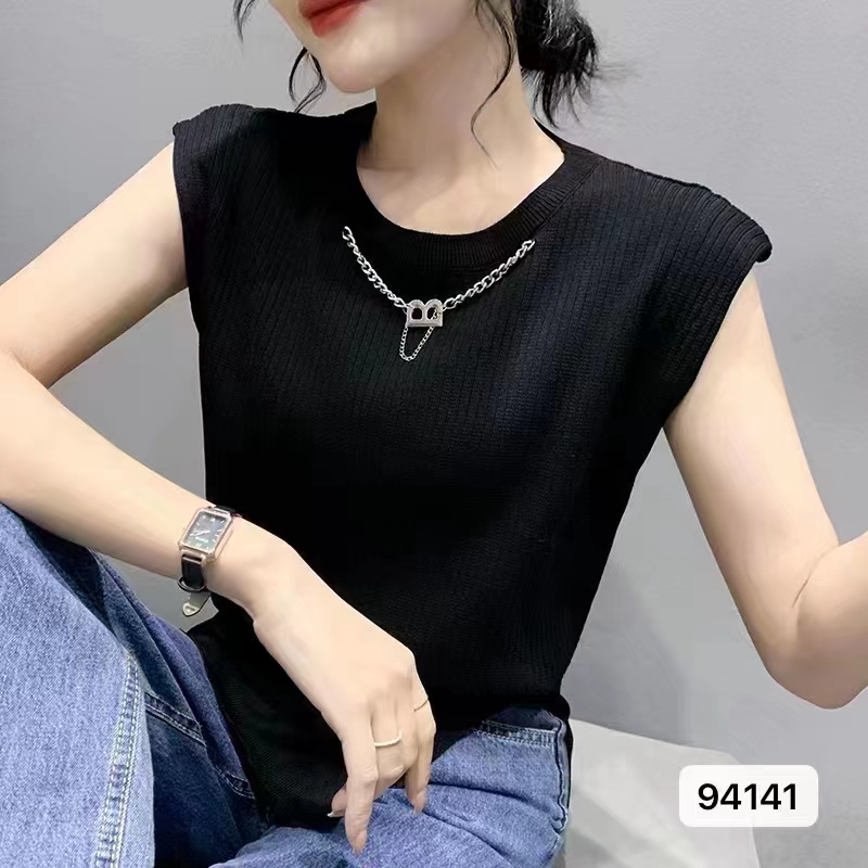 European Slit T-shirt Women's Summer 2024 New Niche Design Chain Top Sleeveless Vest Knitted Shirt