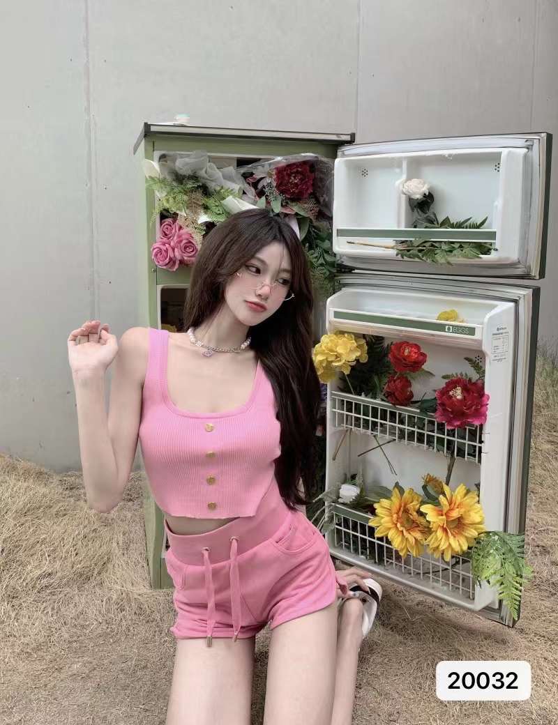 方領針織吊帶背心女夏季甜美時尚內搭顯瘦短款外穿打底衫上衣