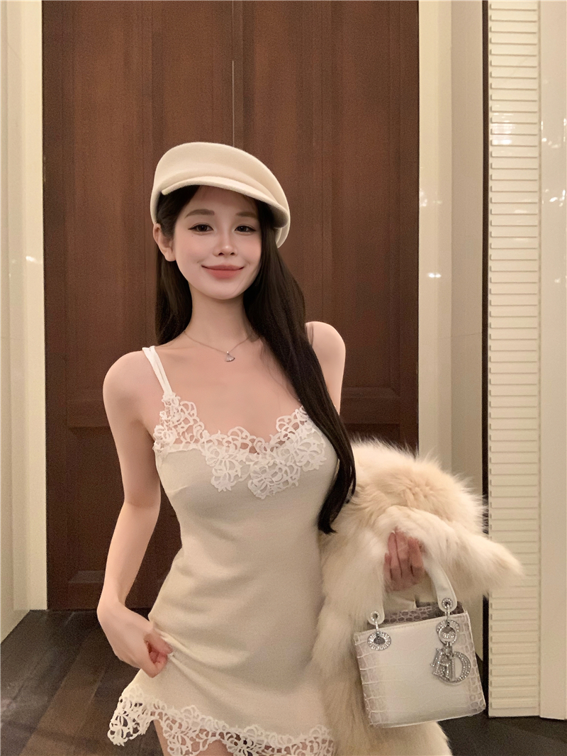 實拍~華麗內搭王 蕾絲拼接羊毛吊帶連衣裙