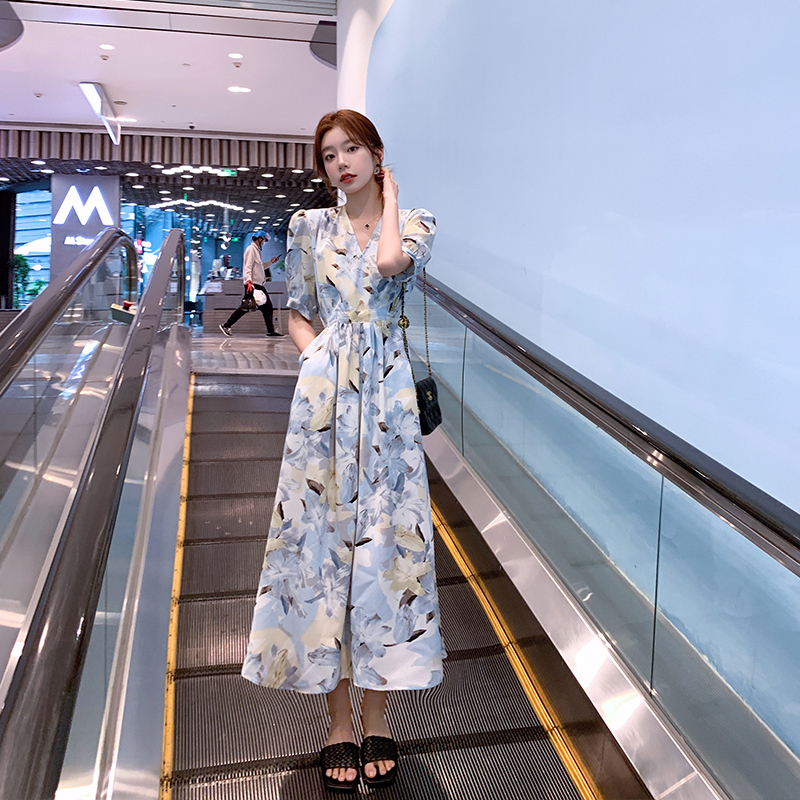 高級感碎花連衣裙女夏2024新款顯白鹽縮氣質復古法式收腰長裙裙子