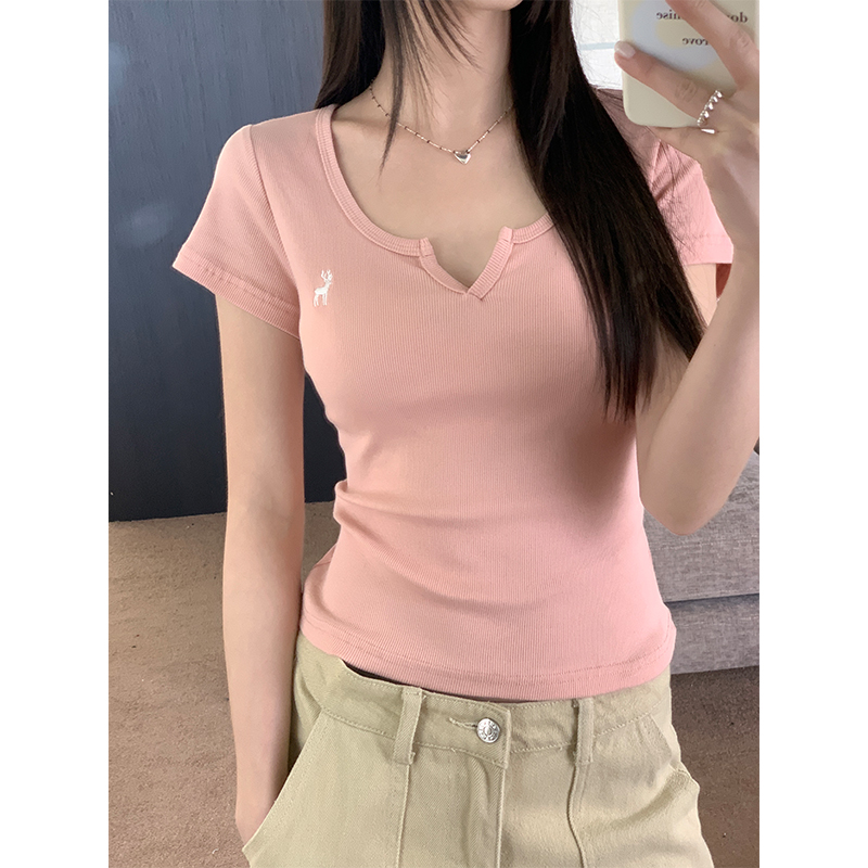 Real shot of hot girl petite right shoulder short-sleeved T-shirt for women spring and summer 2024 new versatile slim embroidered short top