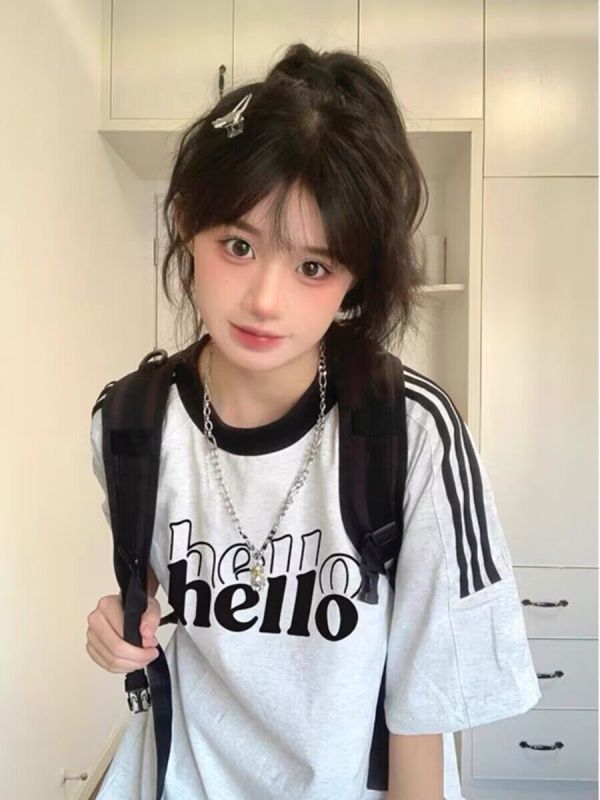 灰色三條槓短袖t恤女夏季2024年新款小個子美式正肩半袖條紋上衣