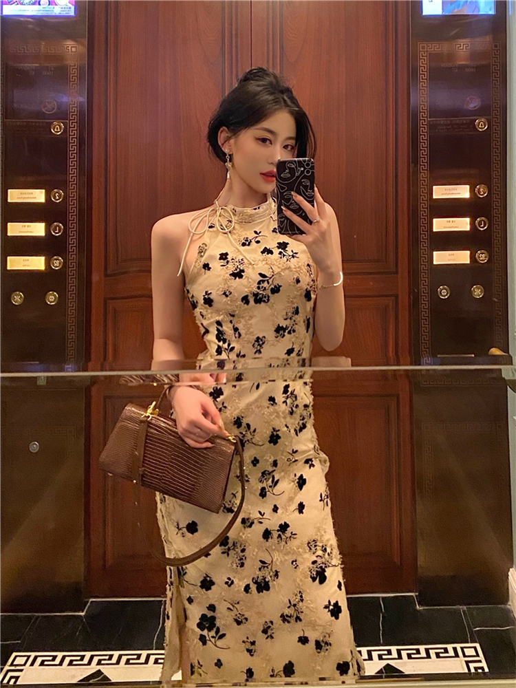 Actual shot of the new new Chinese style slim-fit hip skirt, sexy shoulder-cut improved cheongsam suspender skirt dress
